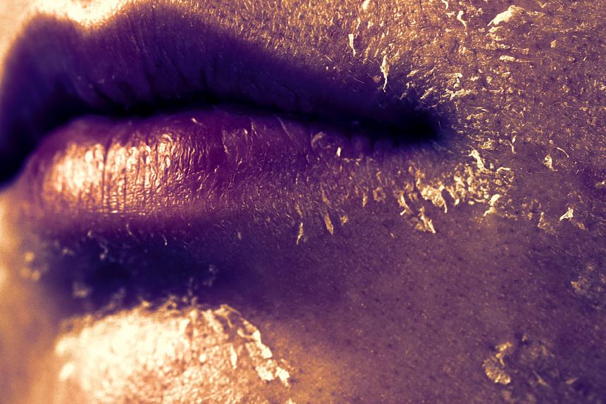 ONE WOMAN / ONE SKIN