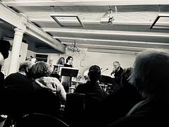 Fließende Grenzen zwischen barocken Instrumenten und dadaistischer Musik- Dichtung