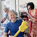 LACHEN UND WEINEN